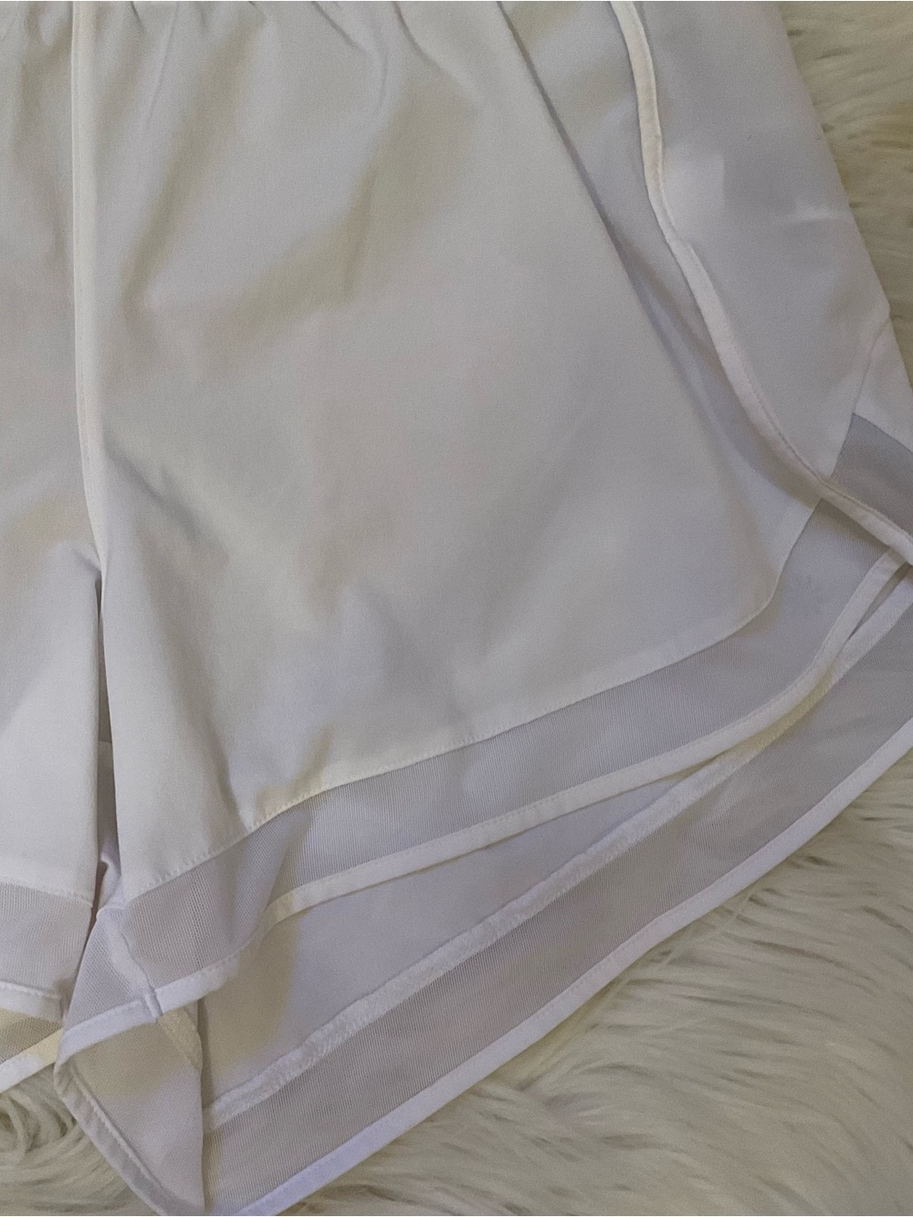 Athleta Mesh Racer Run 4” Short - Medium - White - Picture 4 of 12